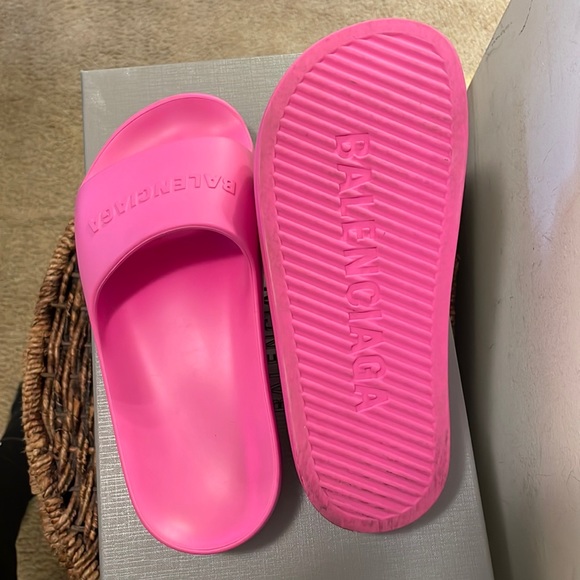 Balenciaga slides - Picture 1 of 7